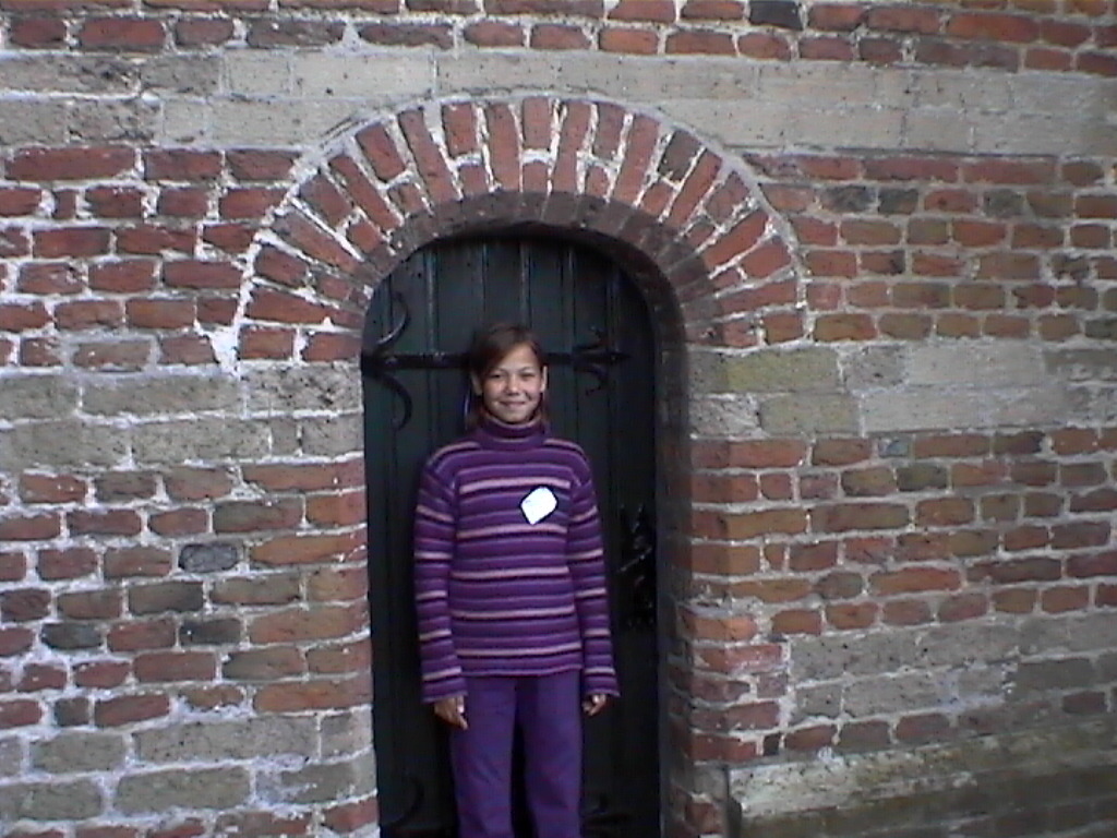 schoonman - max bij kerk.jpg